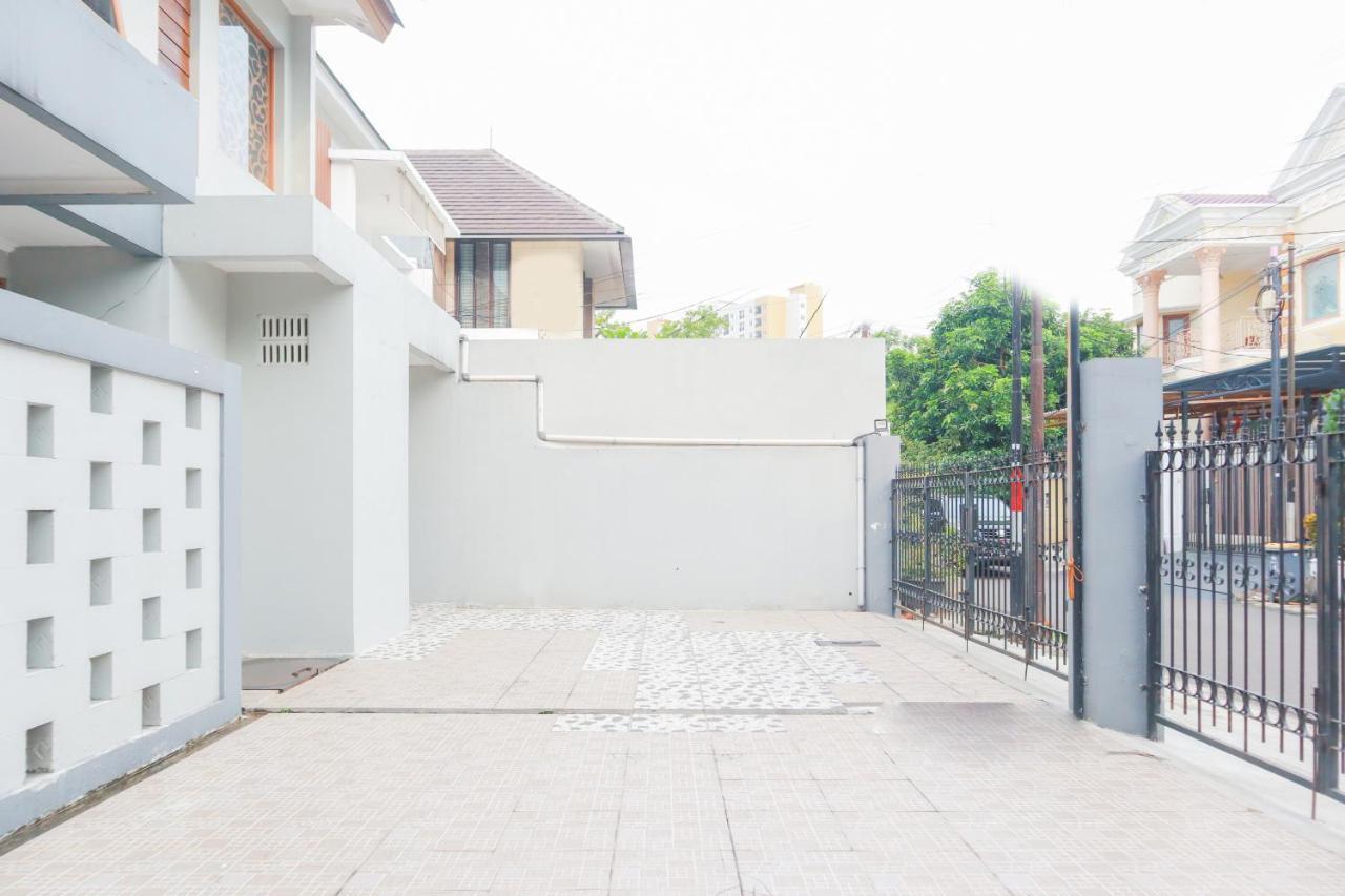 Oyo 2196 Ss Homes Jakarta Bagian luar foto