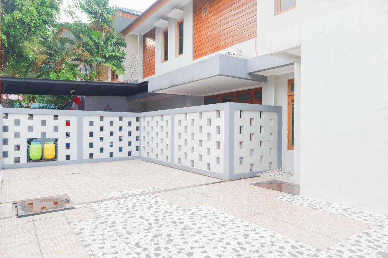 Oyo 2196 Ss Homes Jakarta Bagian luar foto