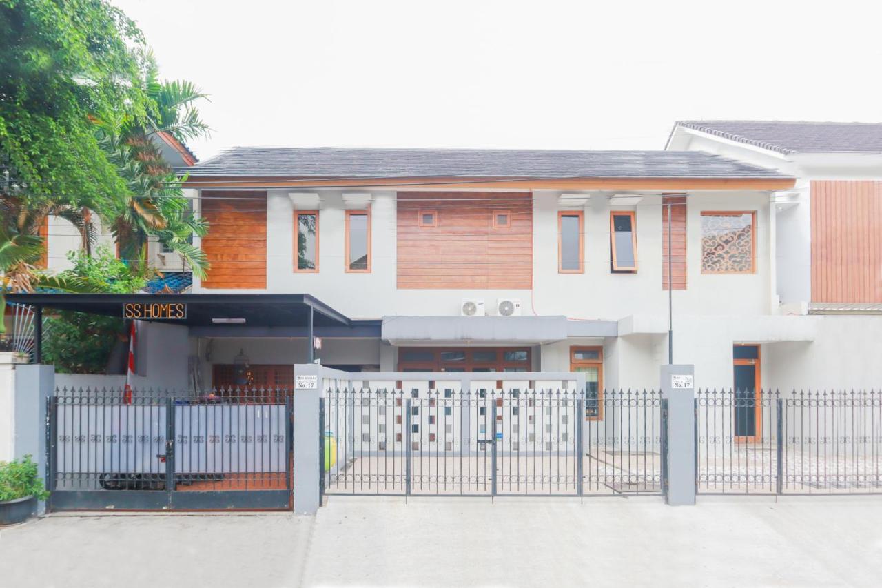 Oyo 2196 Ss Homes Jakarta Bagian luar foto