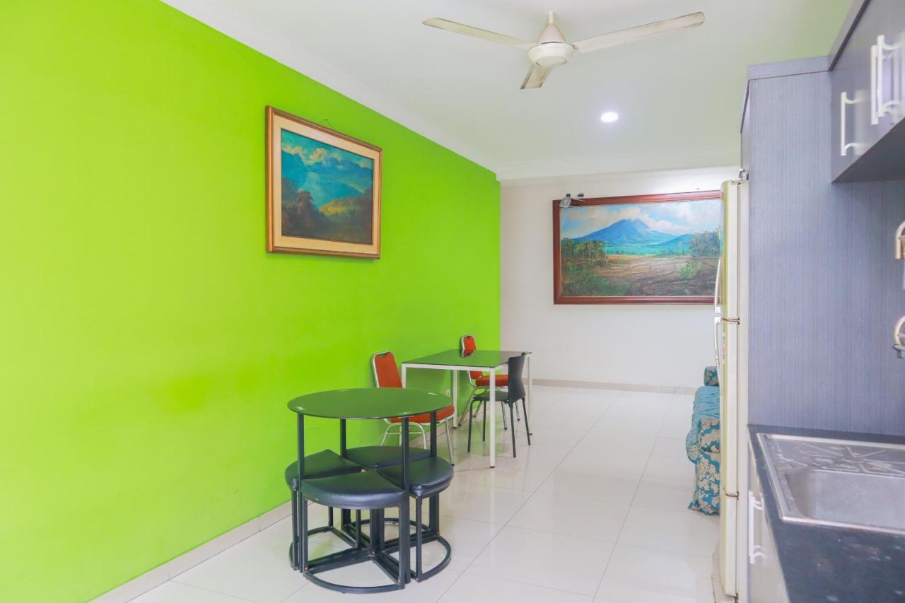 Oyo 2196 Ss Homes Jakarta Bagian luar foto